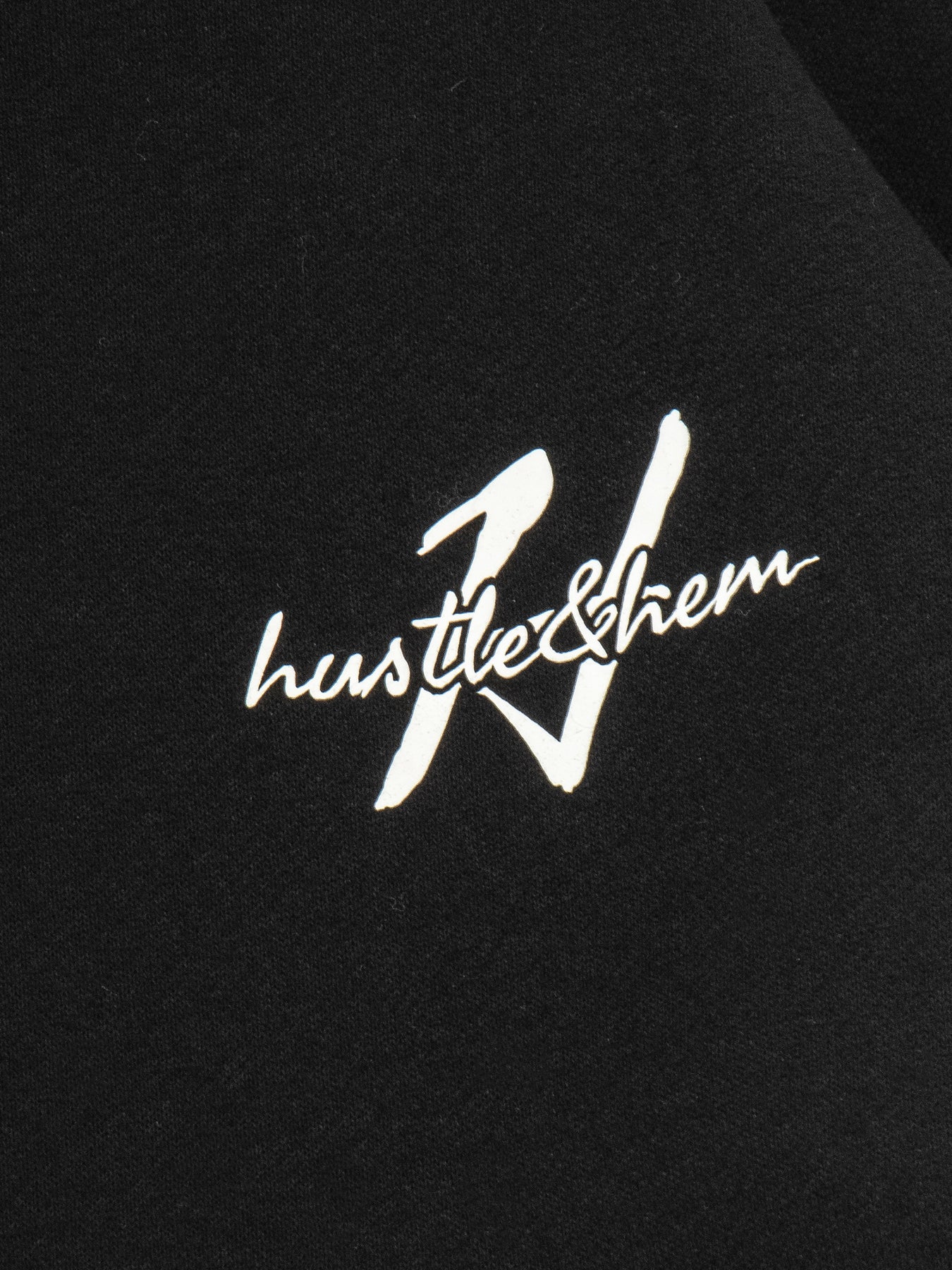 CLASSIC HOODIE